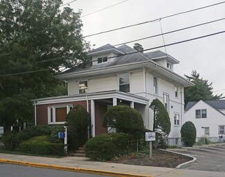 Plus de détails pour 330 Winthrop St, Westbury, NY - Bureau à louer