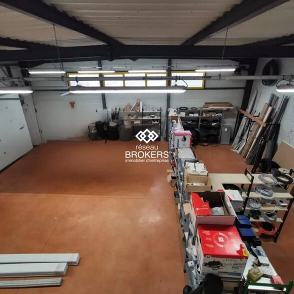 Industriel/Logistique dans Fillinges à louer - Photo de l’immeuble – Image 3 sur 5