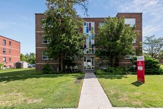 Plus de détails pour 56 S Forster Park Dr, Oakville, ON - Logement à vendre
