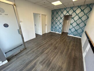 Plus de détails pour 228 Tolworth Rise S, Surbiton - Local commercial à louer