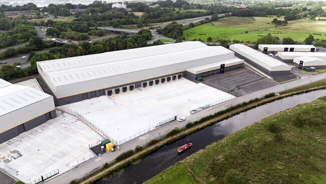 Plus de détails pour Knowles Way, Chorley - Industriel/Logistique à louer