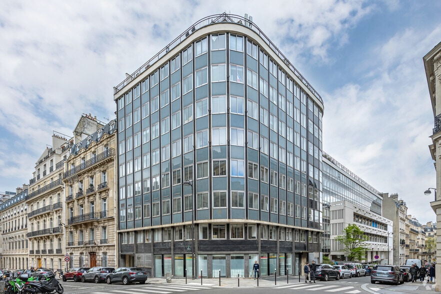 43 Rue De Naples, Paris à louer - Photo de l’immeuble – Image 1 sur 2