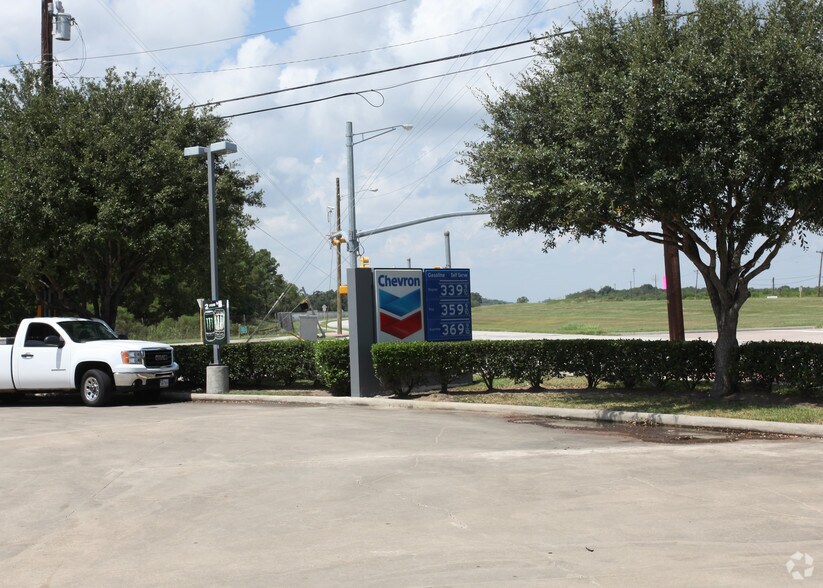 12450 Red Bluff Rd, Seabrook, TX à vendre - Photo de l’immeuble – Image 2 sur 3