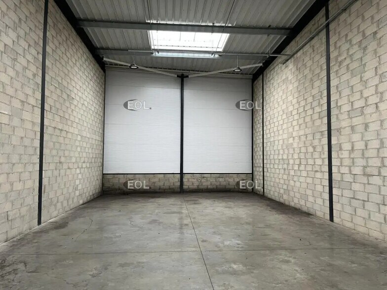 Local d’activités dans Éragny à louer - Photo intérieure – Image 3 sur 6