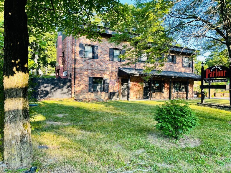 85 Taft Ave, Arlington, NY à louer - Photo de l’immeuble – Image 2 sur 27