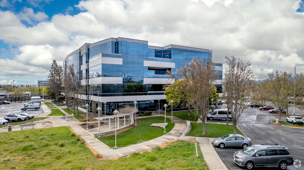 5601 Arnold Rd, Dublin, CA à louer - Photo de l’immeuble – Image 2 sur 5