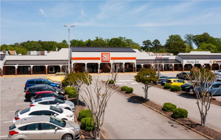 3980-4040 Virginia Beach Blvd, Virginia Beach, VA à louer - Photo de l’immeuble – Image 3 sur 14