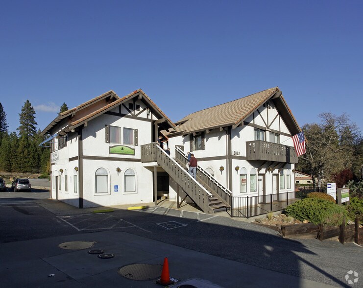 10052 Alta Sierra Dr, Grass Valley, CA à louer - Photo de l’immeuble – Image 1 sur 5