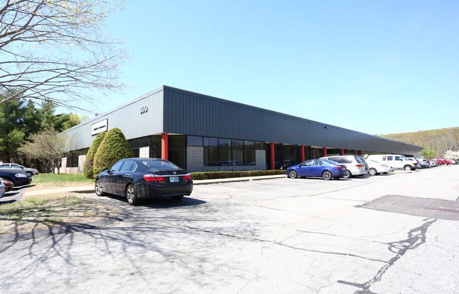399 River Rd, Hudson, MA à louer - Photo principale – Image 1 sur 6