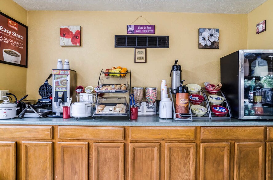 1710 Main St, Winfield, KS à vendre - Photo intérieure – Image 3 sur 5