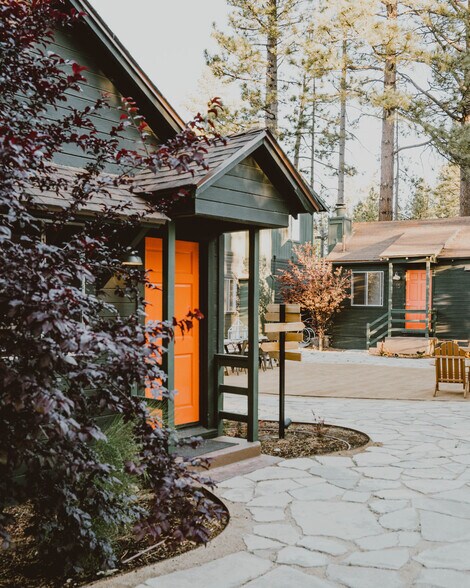 214 Lagunita Ln, Big Bear Lake, CA à vendre - Photo de l’immeuble – Image 2 sur 29