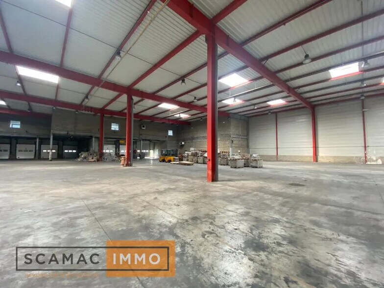 Industriel/Logistique dans Combs-la-Ville à louer - Photo de l’immeuble – Image 2 sur 8