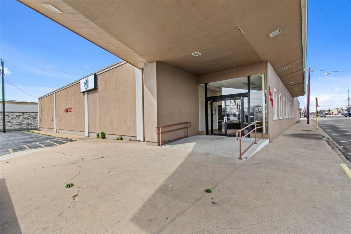420 E Ave C, Killeen, TX à vendre Photo de l’immeuble– Image 1 sur 13