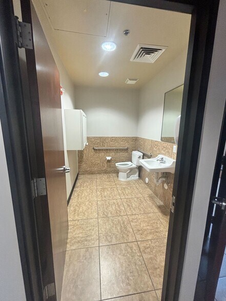 1425 W Elliot Rd, Gilbert, AZ à vendre - Photo intérieure – Image 3 sur 91
