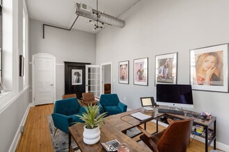 24 Cambridge St, Charlestown, MA à vendre Photo intérieure– Image 1 sur 11