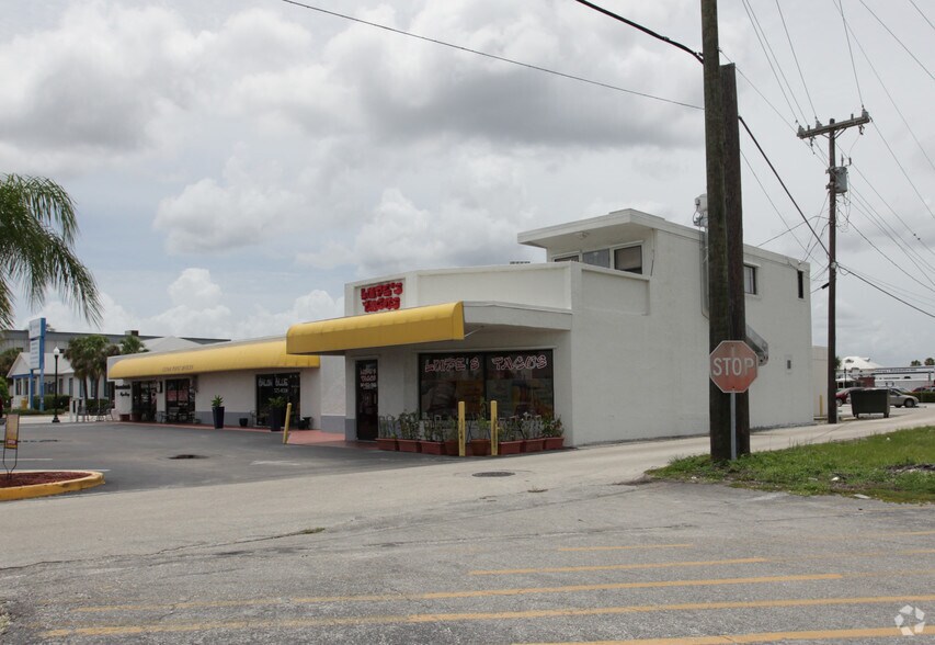 318 Tamiami Trl, Punta Gorda, FL à vendre - Photo de l’immeuble – Image 2 sur 2