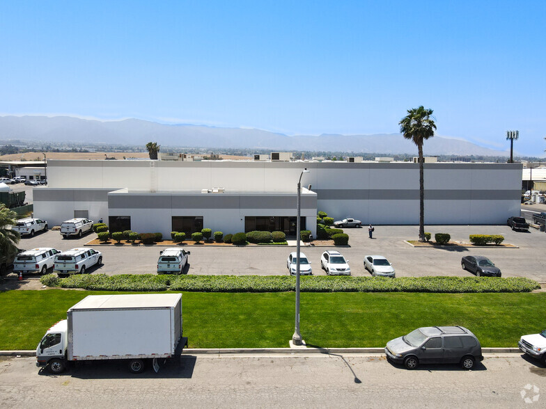 720 S Temescal St, Corona, CA à louer - Photo de l’immeuble – Image 2 sur 4