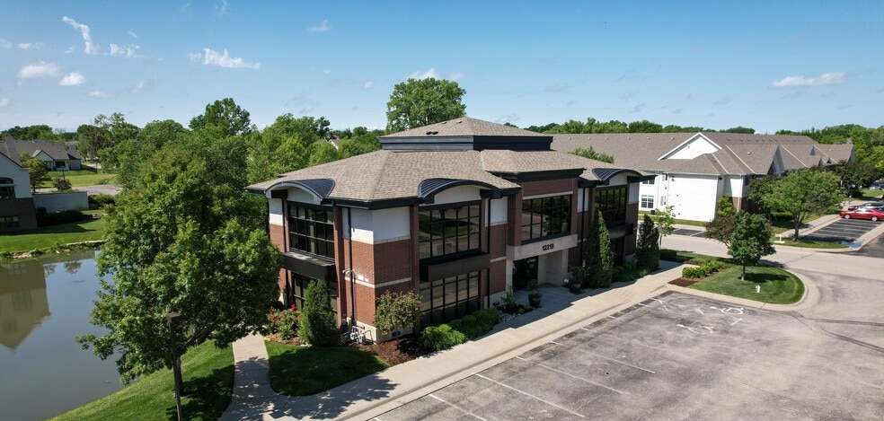 Wichita Endodontics | NNN Medical Office portefeuille de 2 biens à vendre sur LoopNet.fr - Photo de l’immeuble – Image 1 sur 9