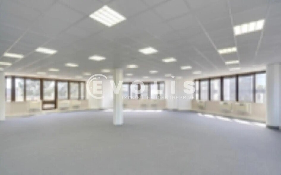 Bureau dans Argenteuil à louer - Photo de l’immeuble – Image 2 sur 2