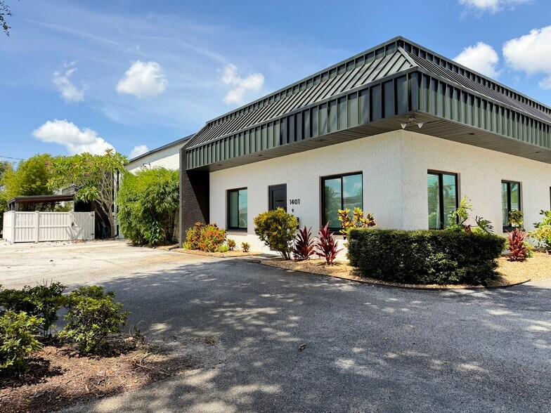 1401 22nd St N, Saint Petersburg, FL à louer - Photo de l’immeuble – Image 1 sur 29