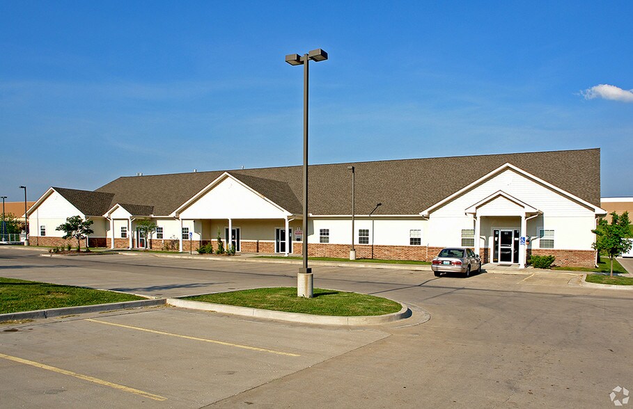 109 Congress St, Belton, MO à louer - Photo de l’immeuble – Image 2 sur 2