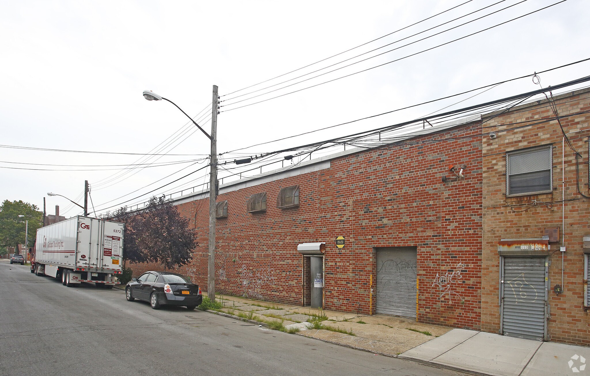 595 Berriman St, Brooklyn, NY à vendre Photo principale– Image 1 sur 9