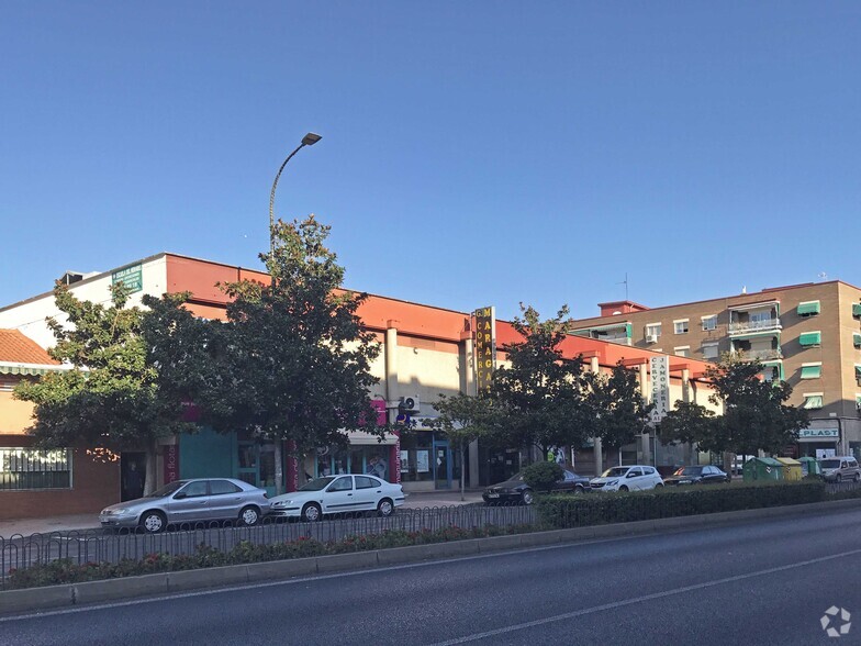 Avenida Fronteras, 15, Torrejón de Ardoz, Madrid à louer - Photo de l’immeuble – Image 3 sur 4