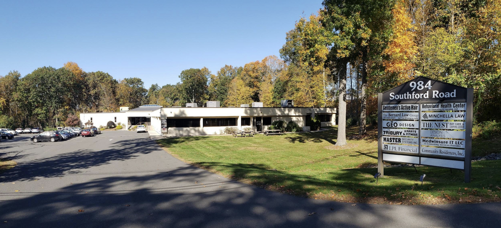 984 Southford Rd, Middlebury, CT à louer - Photo de l’immeuble – Image 1 sur 15