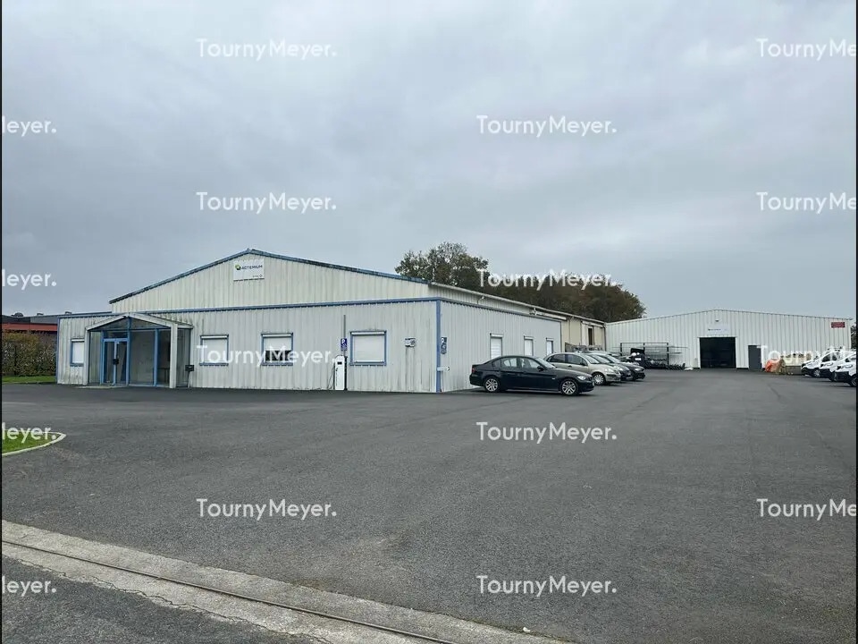 Local d'activités dans La Chevrolière à vendre Photo de l’immeuble– Image 1 sur 9