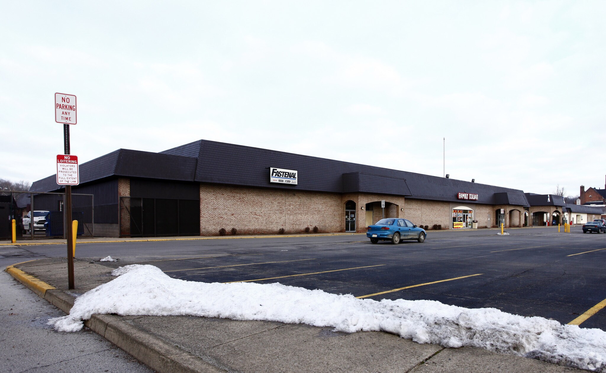 100 S Jefferson St, New Castle, PA à louer Photo principale– Image 1 sur 8