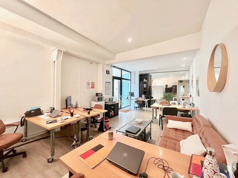 Bureau dans Paris à louer - Photo de l’immeuble – Image 1 sur 7