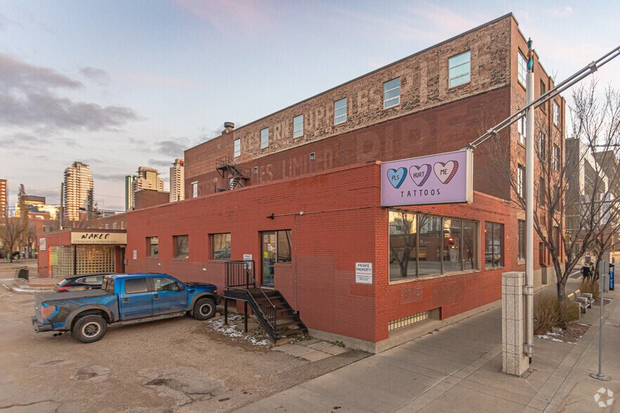 10722 103rd Ave, Edmonton, AB à louer - Photo de l’immeuble – Image 3 sur 4