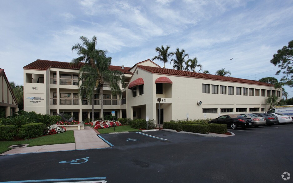 801 Anchor Rode Dr, Naples, FL à louer - Photo principale – Image 1 sur 27