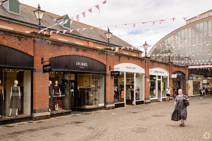 1-69 Jubilee Arch, Windsor à louer - Photo de l’immeuble – Image 2 sur 2