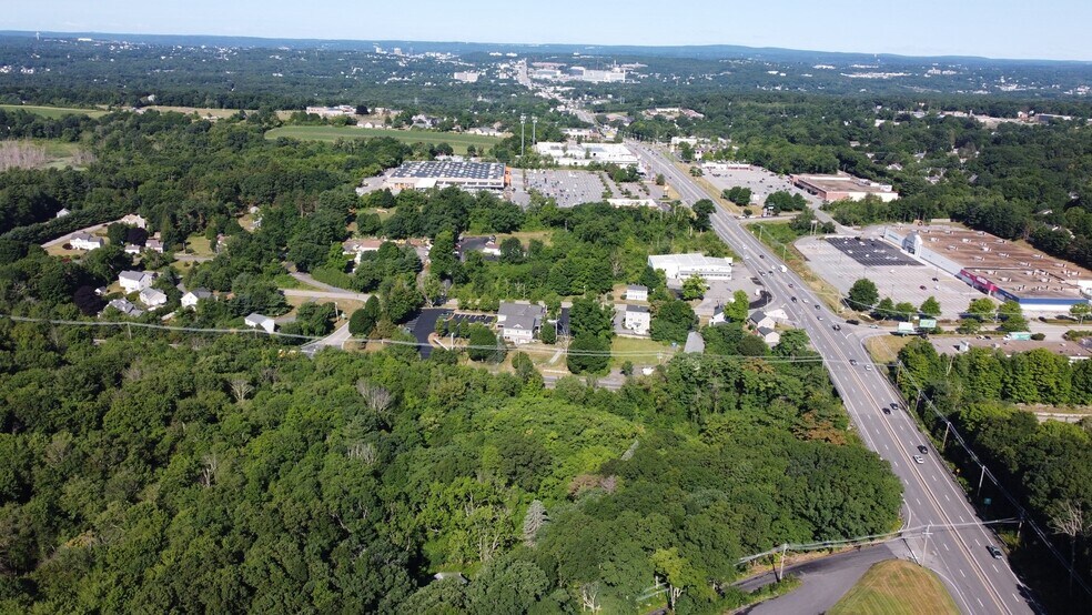 28 Cherry St, Shrewsbury, MA à vendre - Aérien – Image 3 sur 4