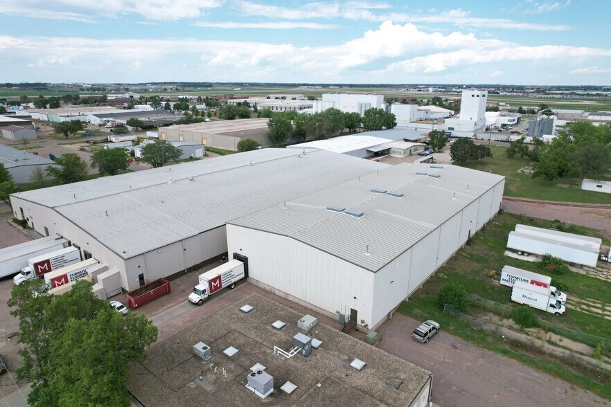 808 W Cherokee St, Sioux Falls, SD à louer - Photo de l’immeuble – Image 3 sur 8