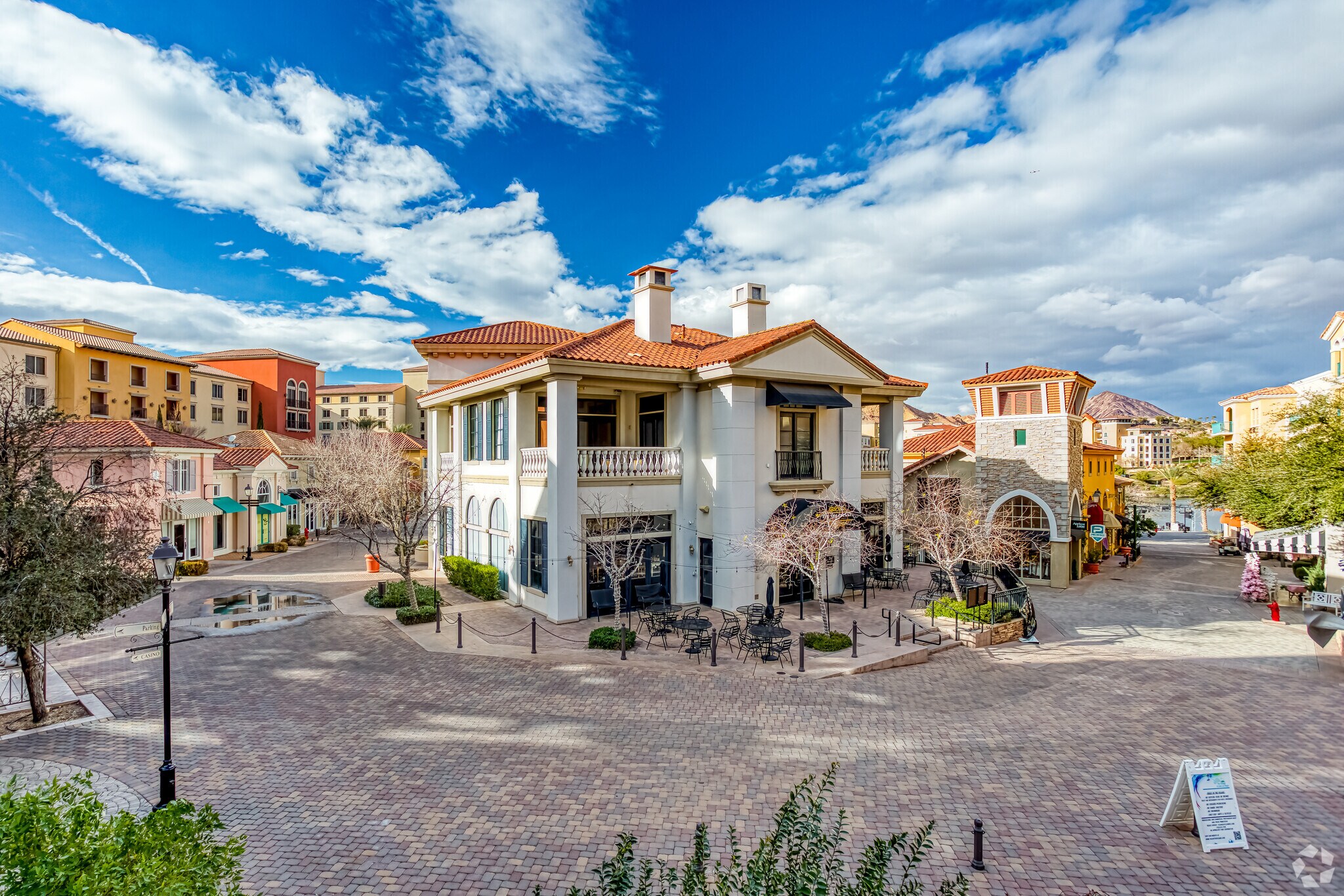 30 Via Brianza, Henderson, NV à louer Photo principale– Image 1 sur 21