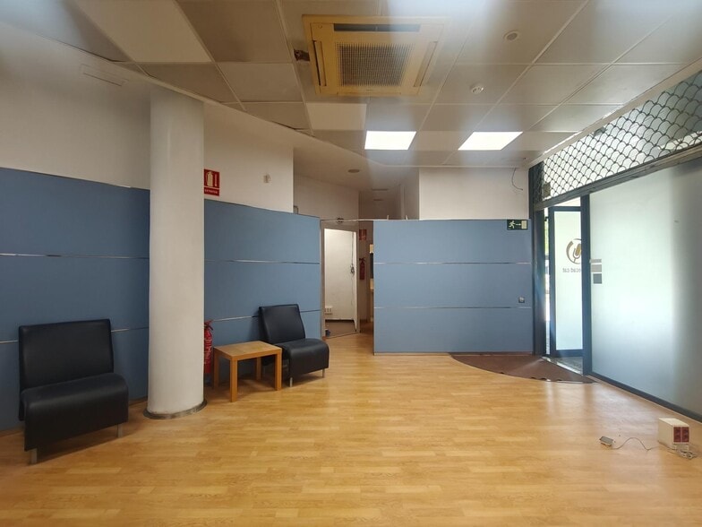 Immeuble residentiel dans Barcelone, Barcelona à vendre - Photo intérieure – Image 2 sur 3