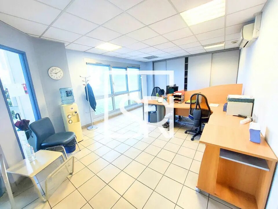 Bureau dans Clermont-Ferrand à louer Photo de l’immeuble– Image 1 sur 13