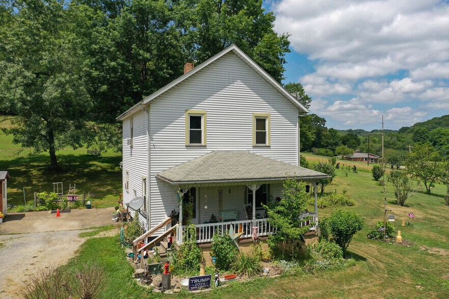 1728 Tall Timber Rd NE, New Philadelphia, OH à vendre - Photo de l’immeuble – Image 3 sur 50