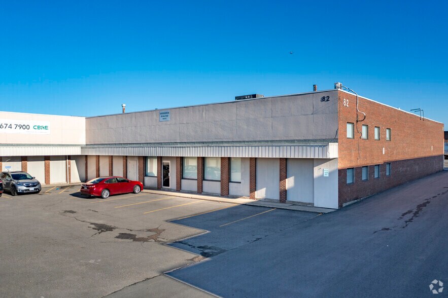 82 Akron Rd, Toronto, ON à louer - Photo de l’immeuble – Image 3 sur 5