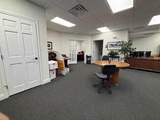 Plus de détails pour 23 Messenger St, Plainville, MA - Bureau à louer