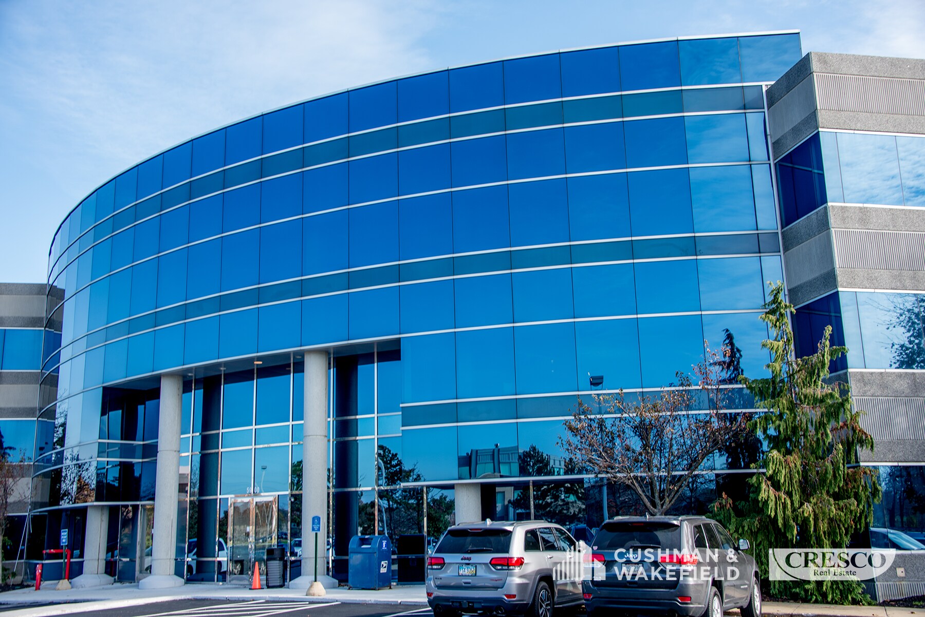 5900 Landerbrook Dr, Mayfield Heights, OH à louer Photo de l’immeuble– Image 1 sur 12