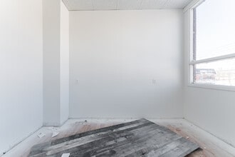 10552-10554 82nd Ave NW, Edmonton, AB à louer Photo intérieure– Image 1 sur 26