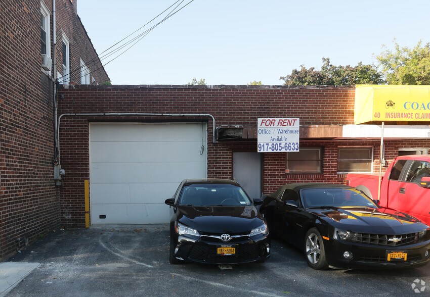 38 Cherry Ln, Floral Park, NY à louer - Photo de l’immeuble – Image 2 sur 4