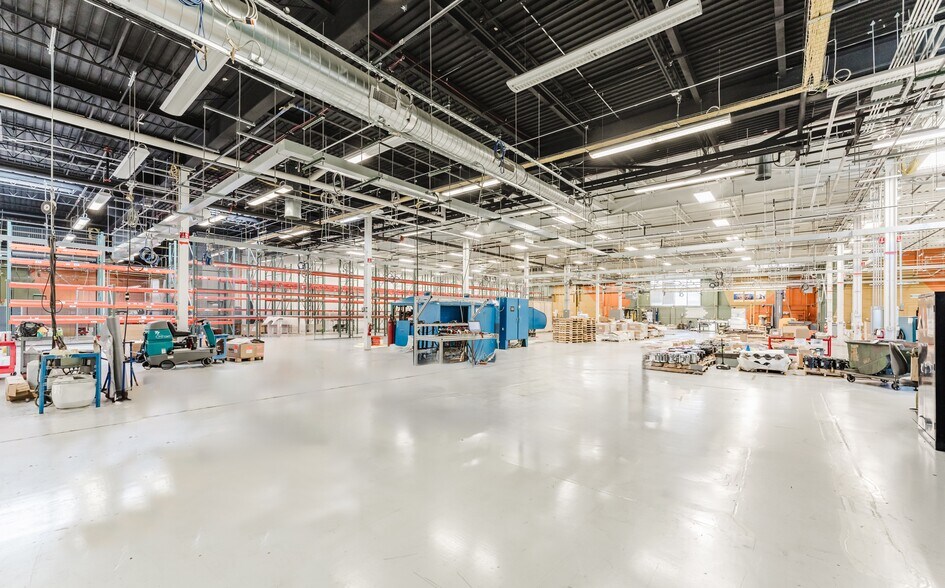 3030 Gilchrist Rd, Akron, OH à louer - Photo intérieure – Image 2 sur 3