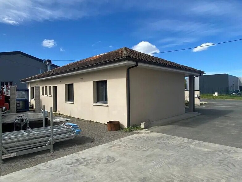Bureau dans Lormont à louer - Photo de l’immeuble – Image 3 sur 9