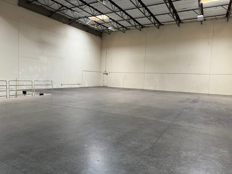 1455 S Campus Ave, Ontario, CA à louer - Photo de l’immeuble – Image 2 sur 10