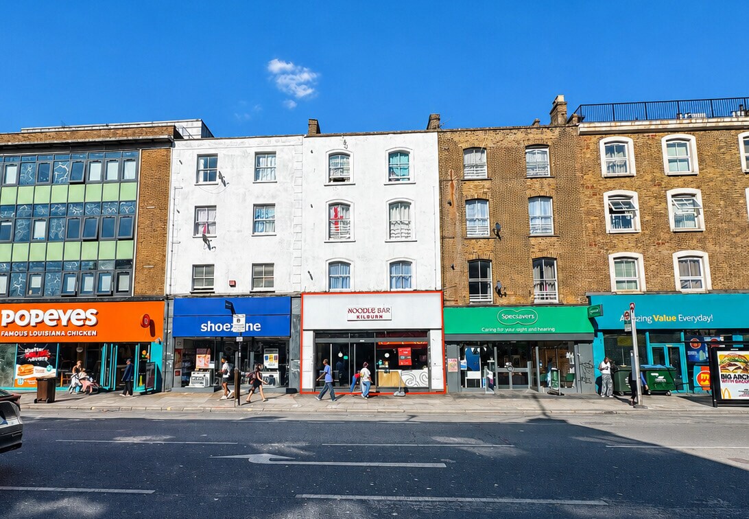 118 Kilburn High Rd, Londres à louer Photo de l’immeuble– Image 1 sur 11