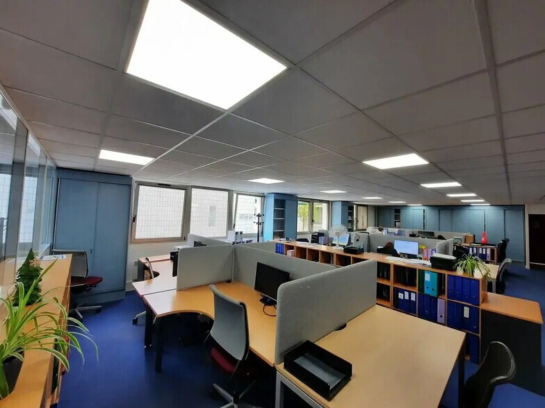 Bureau dans Rouen à louer - Photo de l’immeuble – Image 3 sur 14